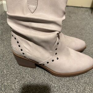 Blowfish Women's Heeled Boots in Light Cream